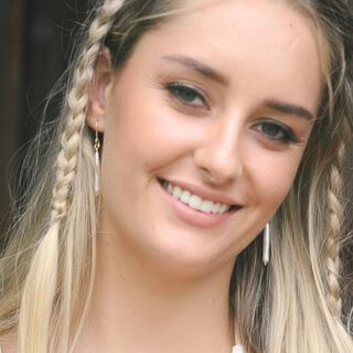 muse wears white biwa pearl drops